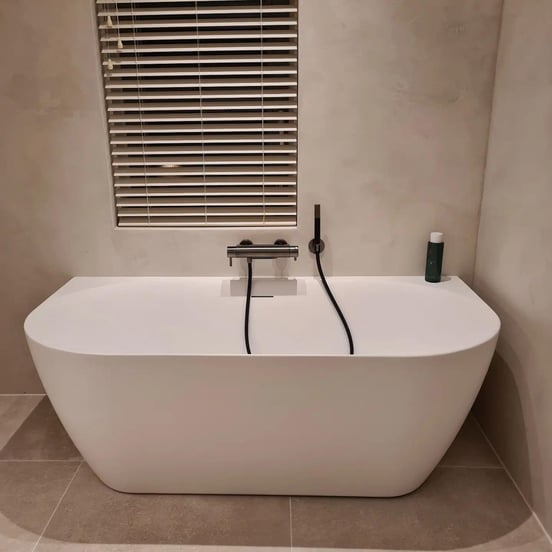 Luca Varess Otello halb freistehende Badewanne: 170 x 80 cm, Acryl, Weiß matt