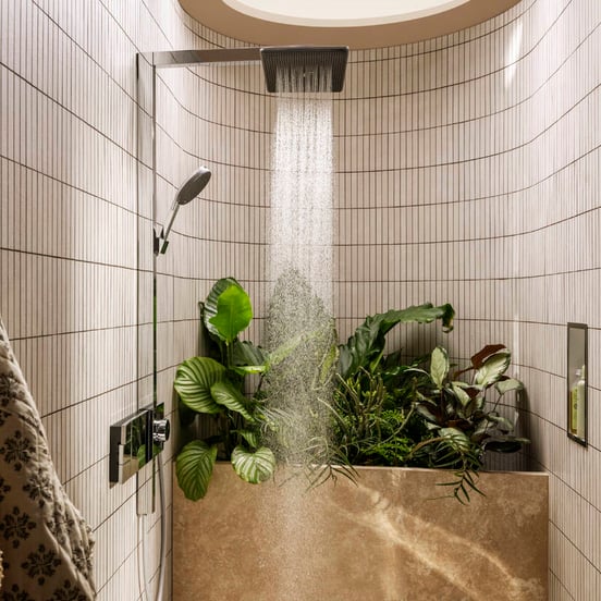 Hansgrohe Raindance Alive Q Showerpipe Duschsystem 210/340 2jets mit Ecosmart Showerselect Comfort, Chrom Glänzend