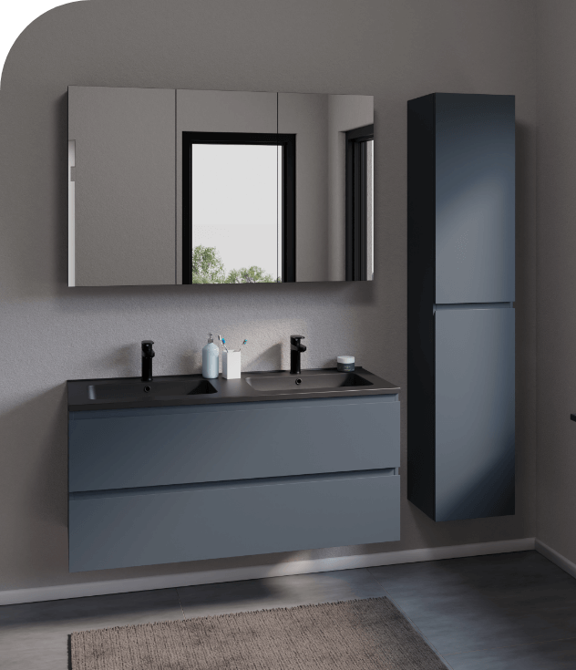 Salle de bain moderne avec un meuble suspendu bleu mat, des robinets noirs doubles, une grande armoire à miroir et une colonne de rangement assortie.