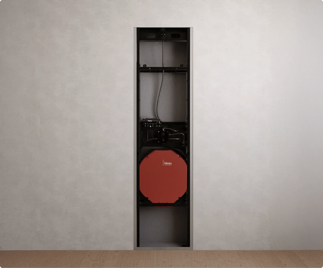 Inbouwmodule voor een douche in een kale wand, zonder afwerking, toont de eerste stap in het installatieproces van Heau. Beschikbaar bij X²O badkamers.
