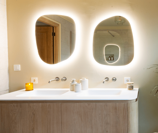 Des miroirs avec intensité lumineuse adaptable