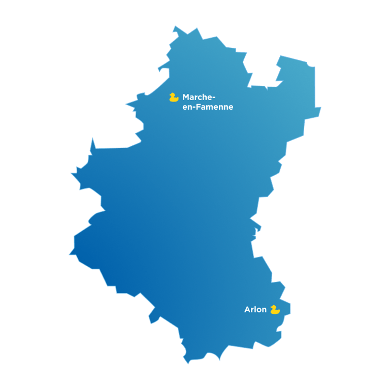 Carte bleue de la province du Luxembourg avec les showrooms x²o salles de bains à Marche-en-Famenne et Arlon.