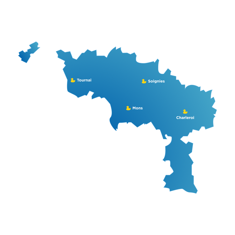 Blauwe kaart van Henegouwen met x²o badkamers showrooms aangeduid in Doornik, Bergen, Charleroi en Moeskroen.