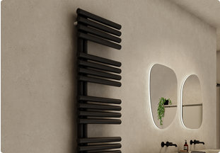 Zwarte designradiator van X2O badkamers naast moderne spiegels en wastafels, ideaal voor Black Friday radiator deals.	