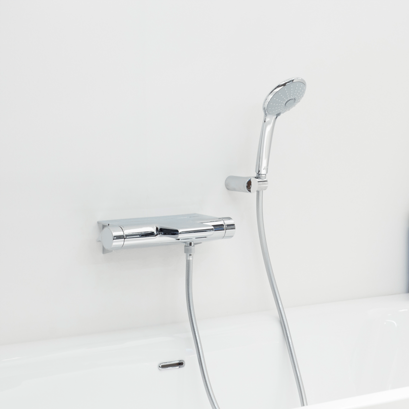 Grohe Grohtherm 2000 Thermostat-Badewannenarmatur: Chrom glänzend, inkl. Handbrauseset